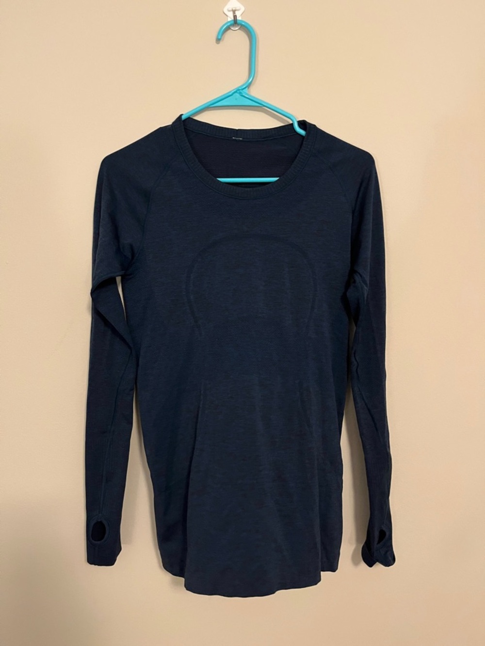 Lululemon long sleeve workout top